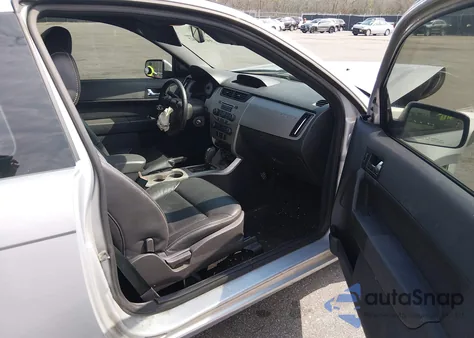 2008 Ford Focus Se/Ses из США, поврежденный, VIN 1FAHP33N08W135517